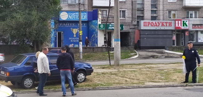 В Каменском на Стуса ВАЗ сбил пенсионерку