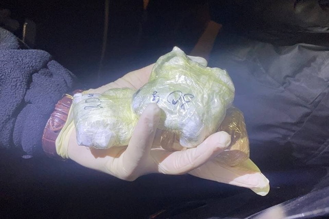 Патрульные обнаружили у водителя 80 свертков с наркотиками