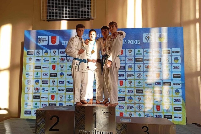     U16:    6  