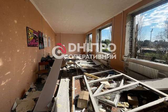 Десятки разбитых окон и разгромленные классы: как выглядит колледж в Днепре после ракетного обстрела