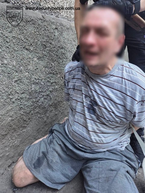 На Днепропетровщине полицейские охраны задержали нападающего по горячим следам