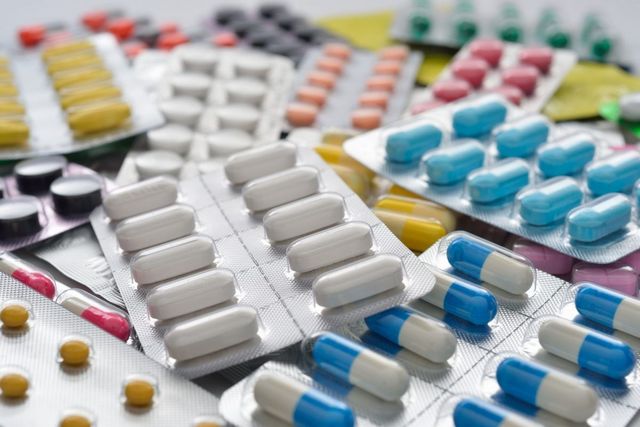 Дефицита лекарств в Украине нет: как аптеки работают после атак