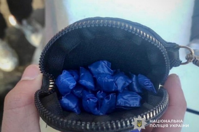 Сбывал через закладки метадон в Днепре: судили 28-летнего обвиняемого
