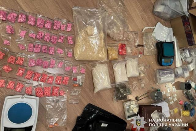 Психотропы на 5 миллионов гривен: в Днепре полицейские задержали одного из руководителей наркошопа