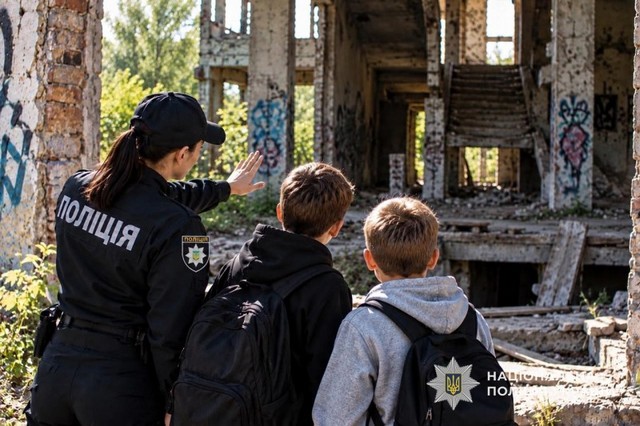 Заброшенные здания не место для детских приключений: полицейские Днепра напоминают об опасности