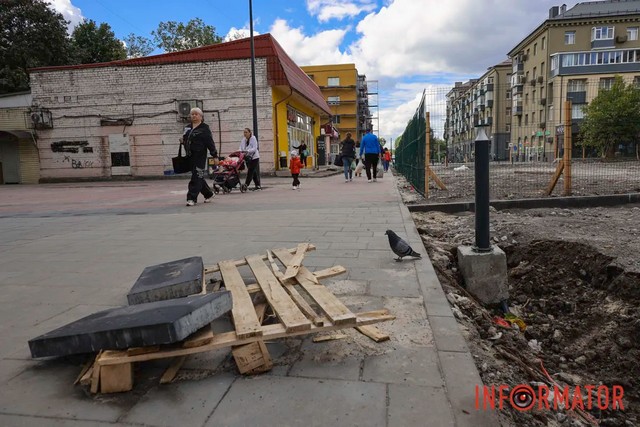 Фото: Тарас Іванов В Днепре на улице Инженерной возле тротуара просел грунт