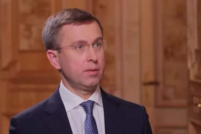 Денег в бюджете не хватает на всё: Корецкий рассказал, какие выплаты будут финансировать в первую очередь, а какие задержат