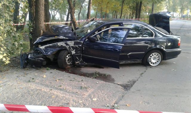 ДТП: На Победе пьяный водитель на скорости врезался в дерево