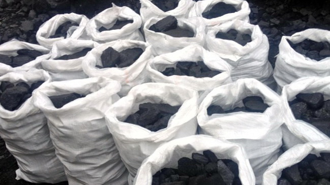 В Каменском правоохранители задержали водителя, который перевозил 30 мешков угля без документов