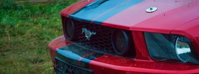 ����� ���������� ������ Ford Mustang ������� � ������ � ������������