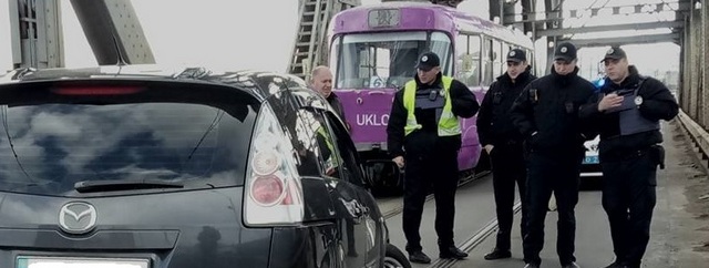 �� ������ ����� Mazda � ������ ������� � ��������: ������������ ������