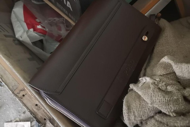 У Дніпрі затримали злодіїв, які вкрали в супермаркеті сумку з документами у чоловіка