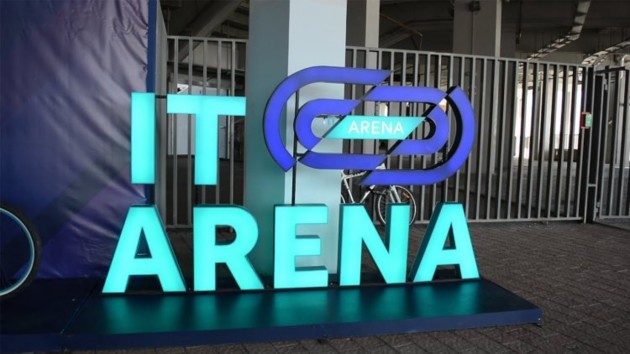          Arena  ?