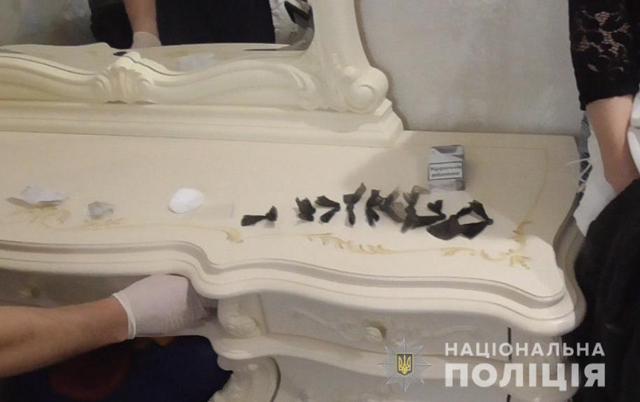 У 20-летней криворожанки изъяли метадон на сумму около 65 тыс. гривен