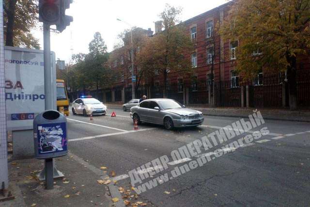 � ������ �� ��������� �������� Jaguar �������� � Mazda