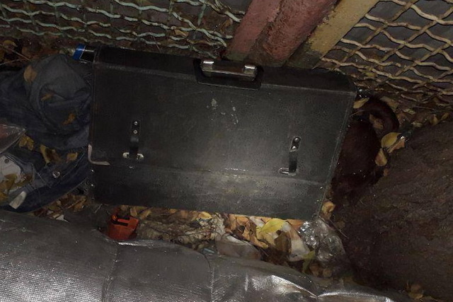 Патрульні затримали крадіїв, які вкрали валізу з інструментами з автомобіля