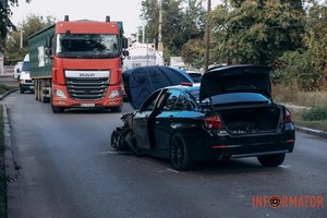      BMW  :  