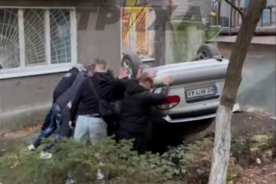     Daewoo Lanos      :  
