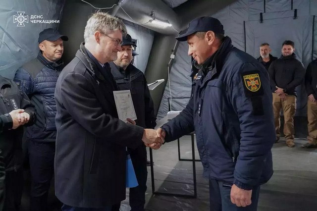 Французские инструкторы провели тренинг по подводному разминированию для украинских спасателей