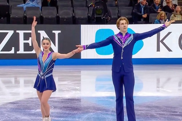 Фигуристы Днепра устроили благотворительную ярмарку