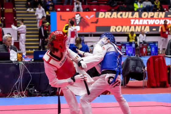 4 медали завоевали спортсмены из Днепра и Каменского на соревнованиях по тхэквондо ВТФ в Румынии