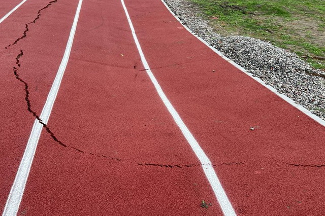 В Кривом Роге после ливня над двумя подземными школами образовались провалы