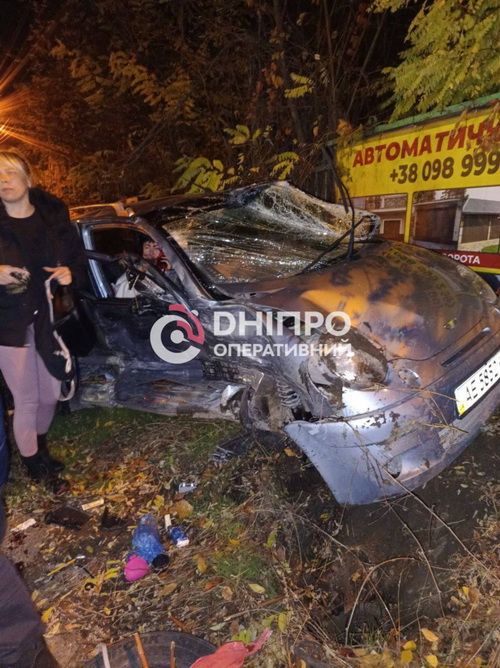 Ужасная авария на Большой Диевской в Днепре: авто превратилось в металлолом