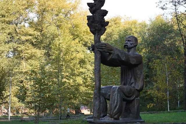 У Дніпрі встановлений один з найбільш незвичайних пам’ятників славетному козаку