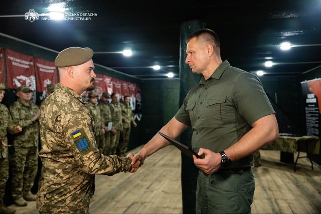 35 бійців угруповання військ «Південь» отримали обласні відзнаки