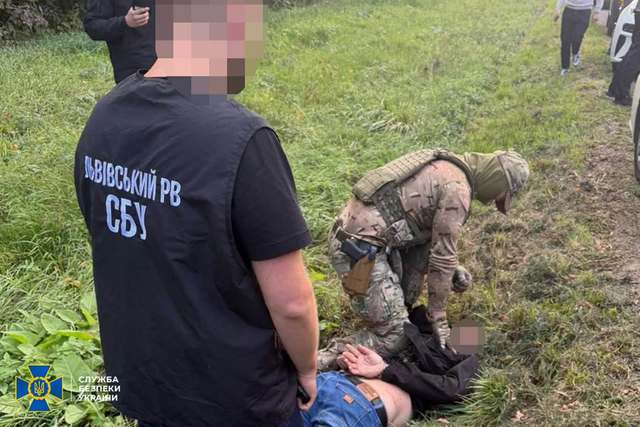 За 15 тысяч долларов днепрянин переправлял мужчин за границу