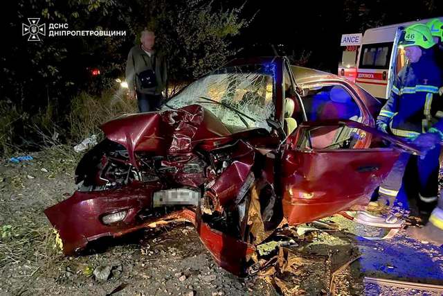 Як фахівці швидкої допомоги рятували постраждалих у жахливих ДТП на Дніпропетровщині
