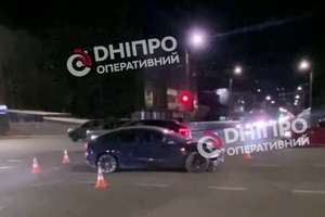 � ����� �� �������� �������������� ��������� Tesla �� Toyota: ���� �������