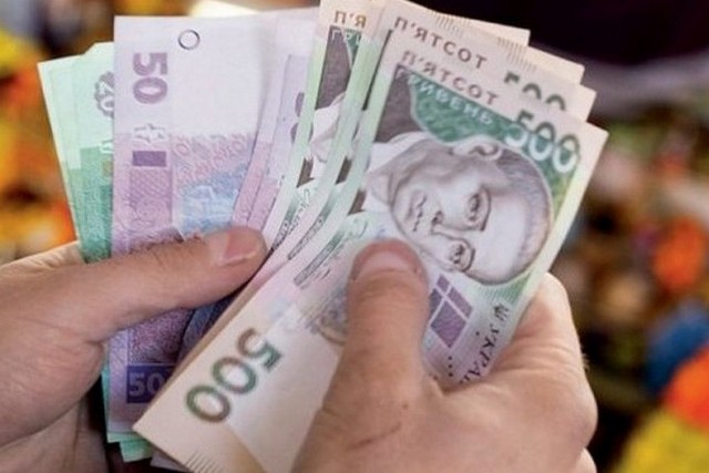 Рада приняла закон о базовой социальной помощи: как её будут рассчитывать