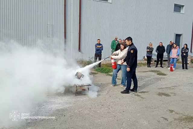 В Днепре офицеры-спасатели громады активно проводят превентивные мероприятия