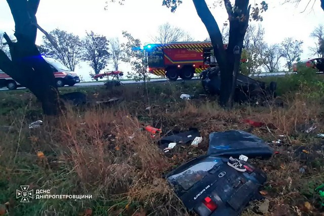 В Днепре в результате ДТП погиб водитель, еще три человека пострадали