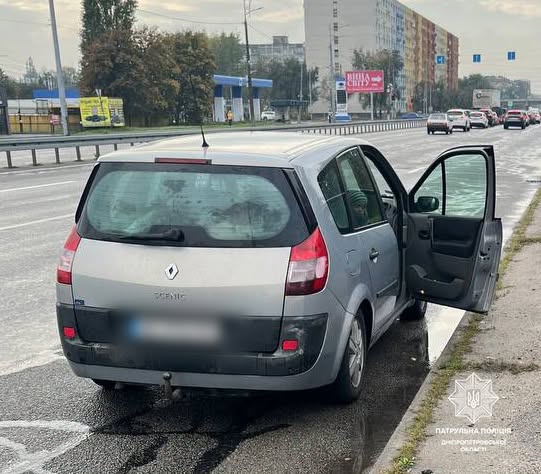 В Днепре патрульные обнаружили водителя с поддельным удостоверением