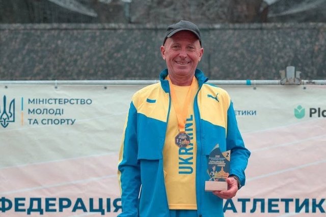 Директор спортшколы из Днепра получил золото и установил рекорд Украины