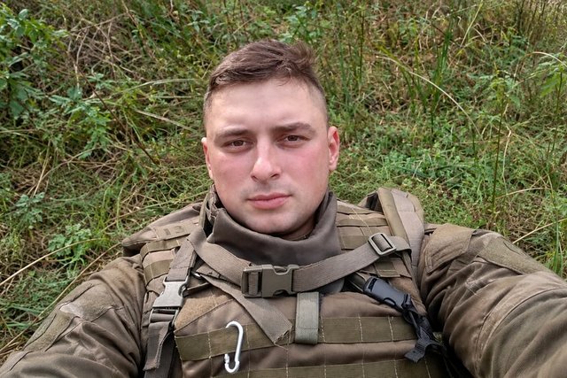Нацгвардієць Ілля Шпак з Кривого Рогу, який повернувся з полону РФ в рамках обміну 23 жовтня 2026 року. Особистий архів родини «Доченька услышала наконец отца». Из плена РФ вернулся нацгвардеец из Кривого Рога