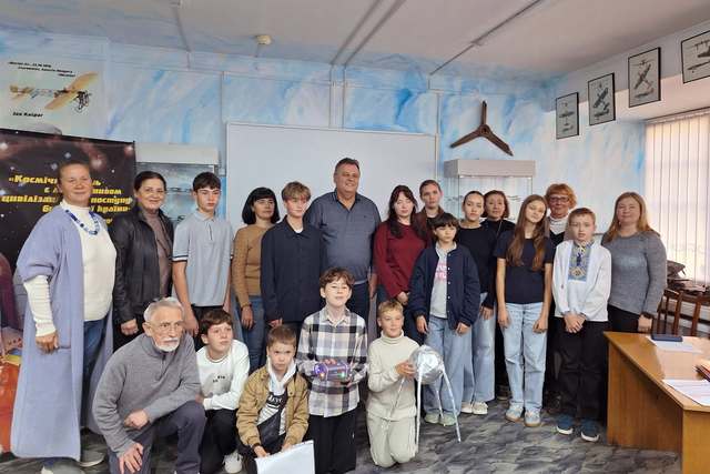 Дніпровські дослідники Всесвіту стали переможцями Всеукраїнського конкурсу «Мирний космос-2026»