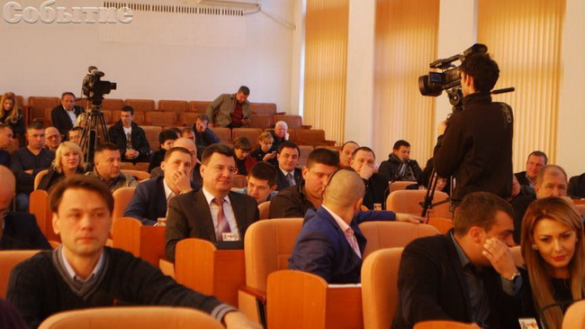 Фото: sobitie.com.ua Депутати Кам’янської міської ради звітуватимуть перед виборцями