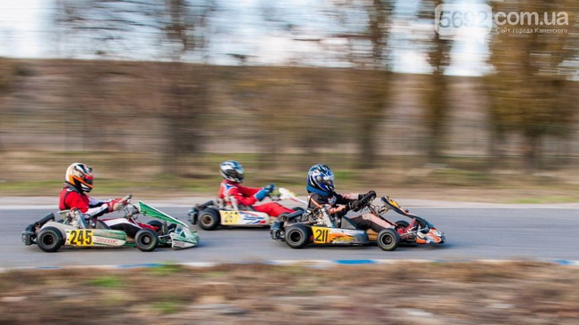 Фото: Андрей Коровкин В Каменском прошел Кубок ветеранов по картингу