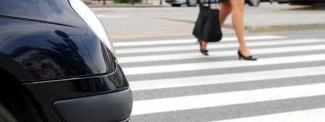 Фото: val.ua ДТП на Харьковской: женщину сбили на переходе