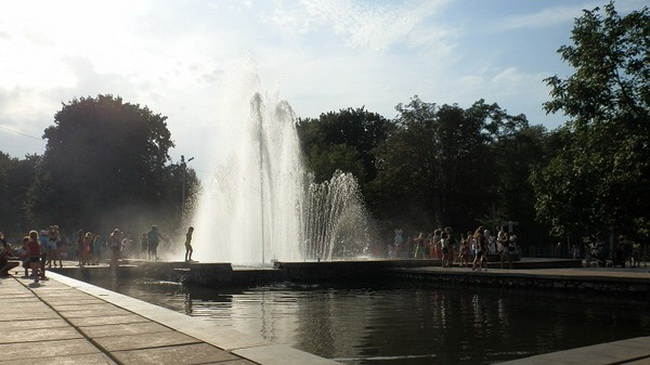Фото: kstati.dp.ua В Каменском на ремонт и содержание фонтанов потратят 13 млн гривен