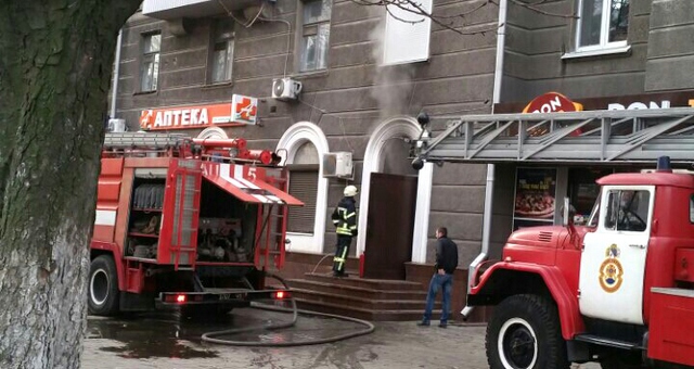 У Дніпрі вогнеборці ліквідували пожежу у нежитловому приміщенні по вулиці Тітова