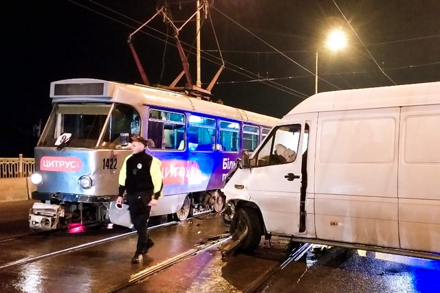       Mercedes Sprinter  :  ,  