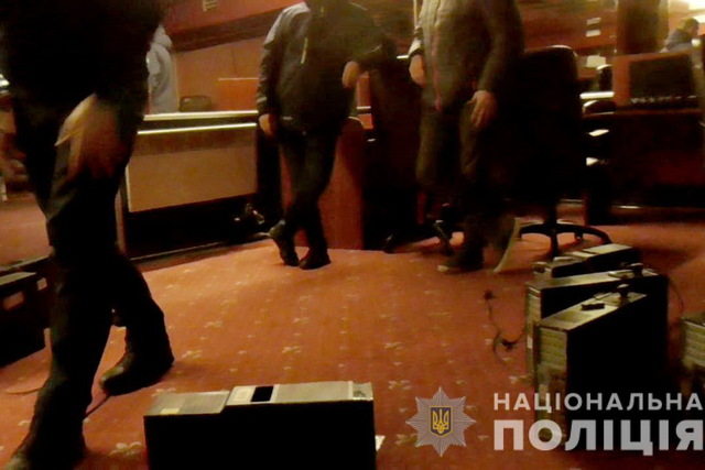 В Каменском правоохранители прекратили работу нелегального игорного заведения