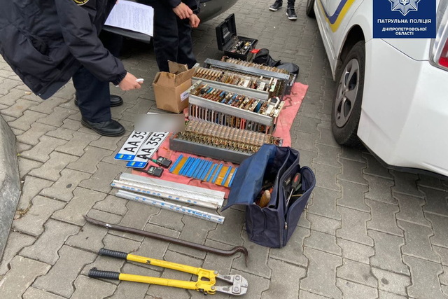 У Дніпрі затримали трьох чоловіків, які вкрали обладнання з АТС