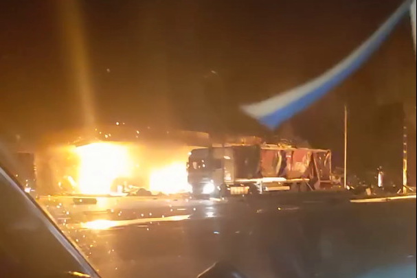 В Мечникова спасают семью, тяжело раненную при ракетном ударе по АЗС в Днепре