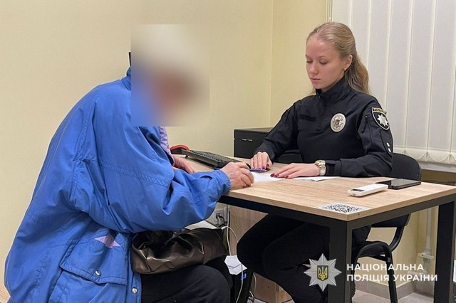 Вдарила ножем чоловіка: слідчі Дніпра повідомили про підозру 67-річній містянці