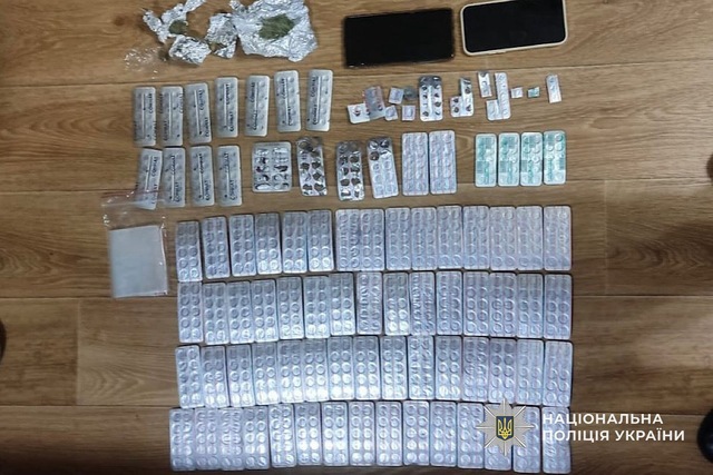 У Дніпрі викрили жінку, яка збувала наркотики на території міста